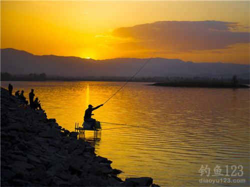 江河钓鱼