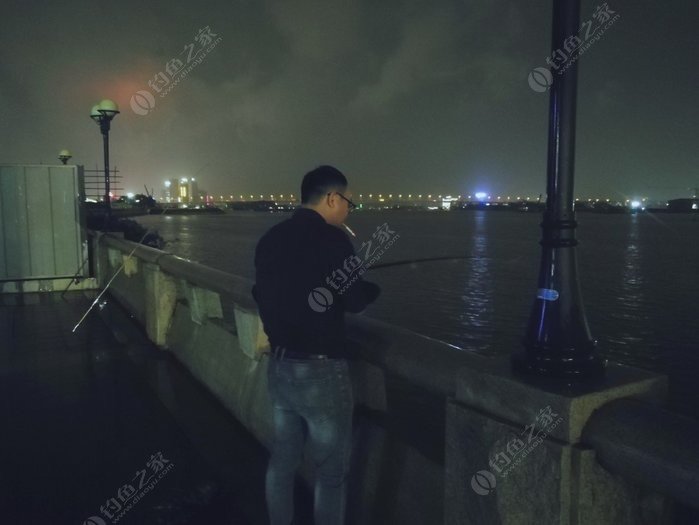 迎台风,夜钓珠江!雨中赏景!