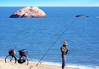 沿海水域浮游矶钓鲈鱼的装备搭配技巧