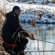 雪飛不覺寒 冰凍亦溫暖 寒冷冬季如何選擇釣位釣得大鯽魚