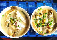 鲫鱼豆腐汤的做法，分享一下。