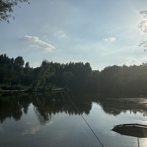 浩乐垂钓园山圈水库