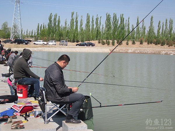 怀仁县鹅毛河湿地公园成为钓鱼好去处